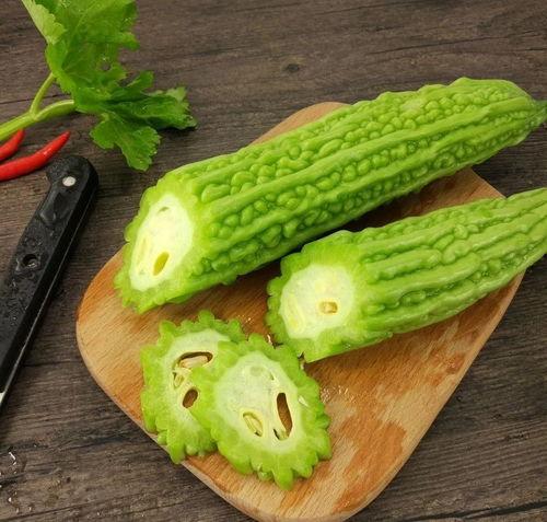 梦见别人吃瓜很甜,瓜甜如蜜，揭秘梦中他人甜蜜滋味