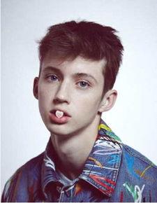 明星  戳爷,音乐界的闪耀新星，引领潮流的青春偶像